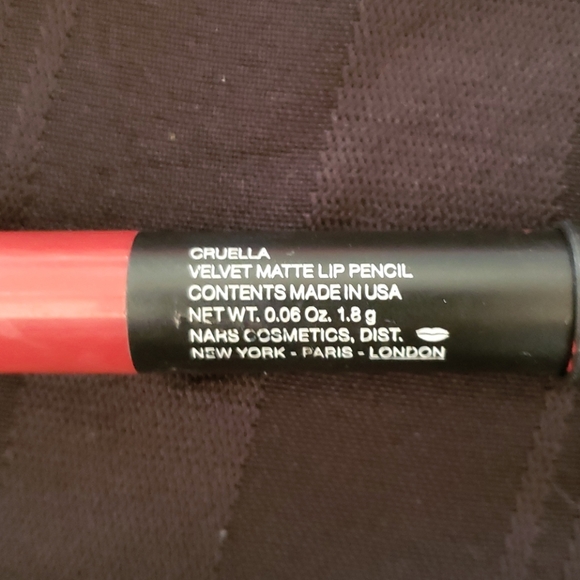 Nars Matte Lip Pencil Cruella .6 OZ & Origins bag NWT - Picture 4 of 8